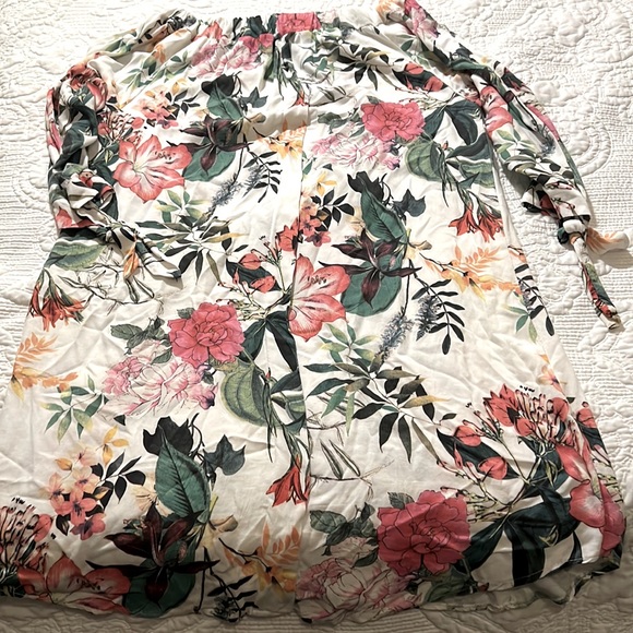 Beautiful Tropical Italian Dress - Picture 4 of 5